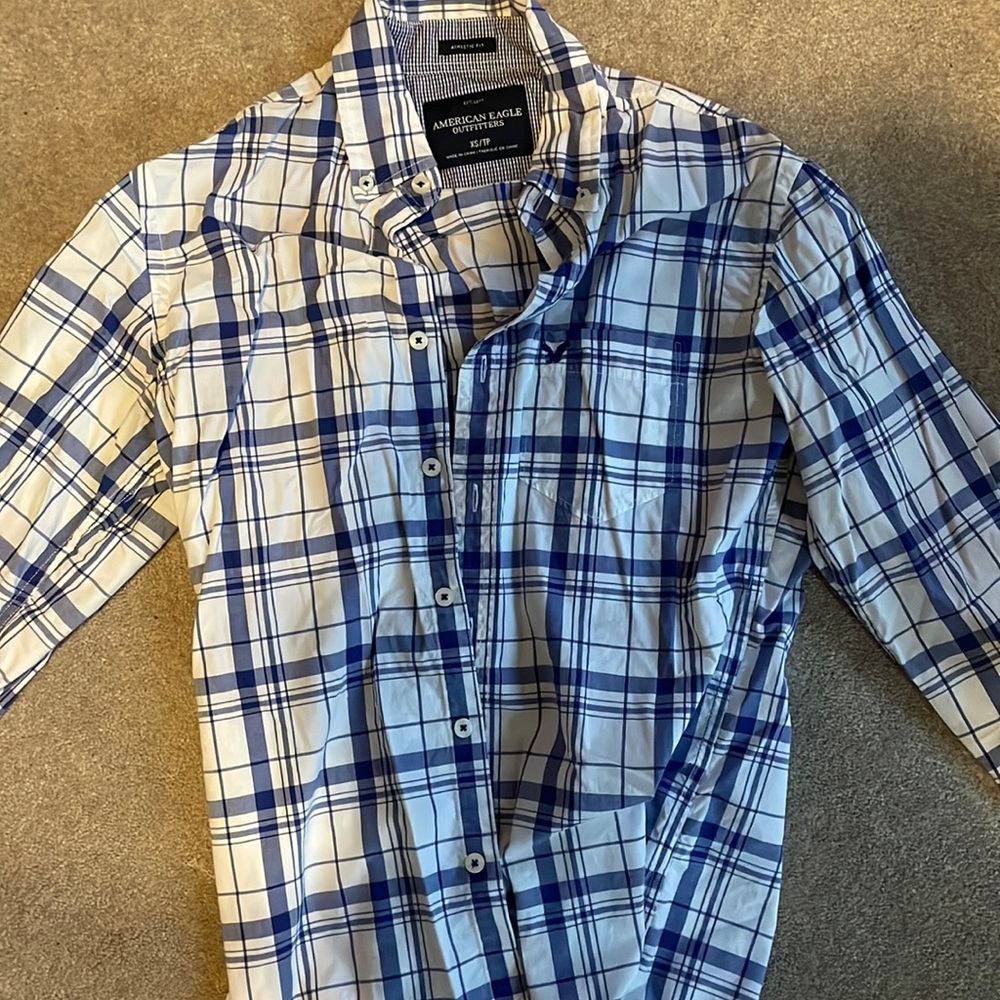American eagle blue and white plad long sleeve button down athletic fit